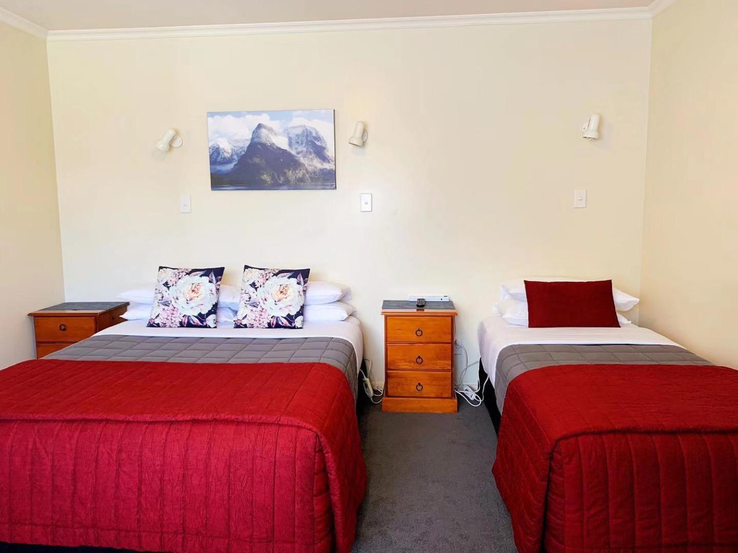 Amber Court Motel Te Anau Eksteriør billede